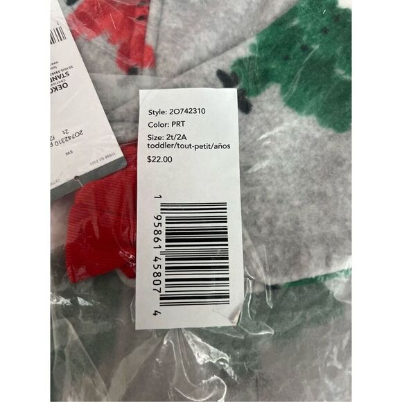 Carters Christmas Pajamas Footed Size 2T Santa Trees Gray Family PJs New Retired - Picture 4 of 4